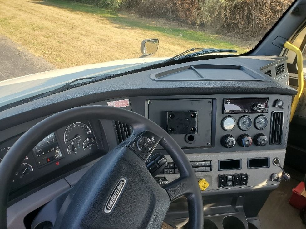 Day Cab Tractor-Heavy Duty Tractors-Freightliner-2020-T12642ST-White Deer-PA-638,971\n\t\tmiles-$ 25,500 - Image 10