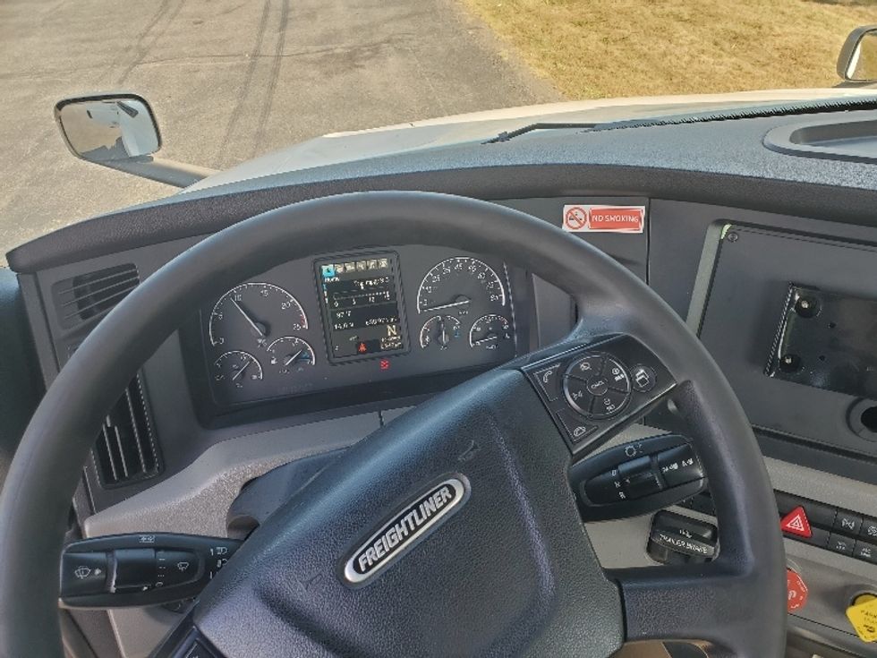 Day Cab Tractor-Heavy Duty Tractors-Freightliner-2020-T12642ST-White Deer-PA-638,971\n\t\tmiles-$ 25,500 - Image 11
