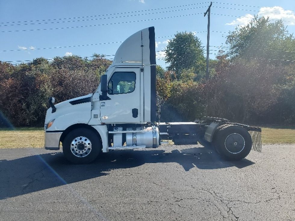 Day Cab Tractor-Heavy Duty Tractors-Freightliner-2020-T12642ST-White Deer-PA-638,971\n\t\tmiles-$ 25,500 - Image 4