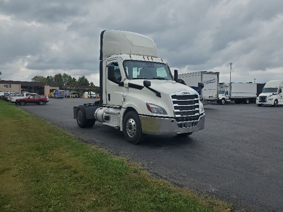 Day Cab Tractor-Heavy Duty Tractors-Freightliner-2020-T12642ST-White Deer-PA-639,528\n\t\tmiles-$ 25,500 - Image 1
