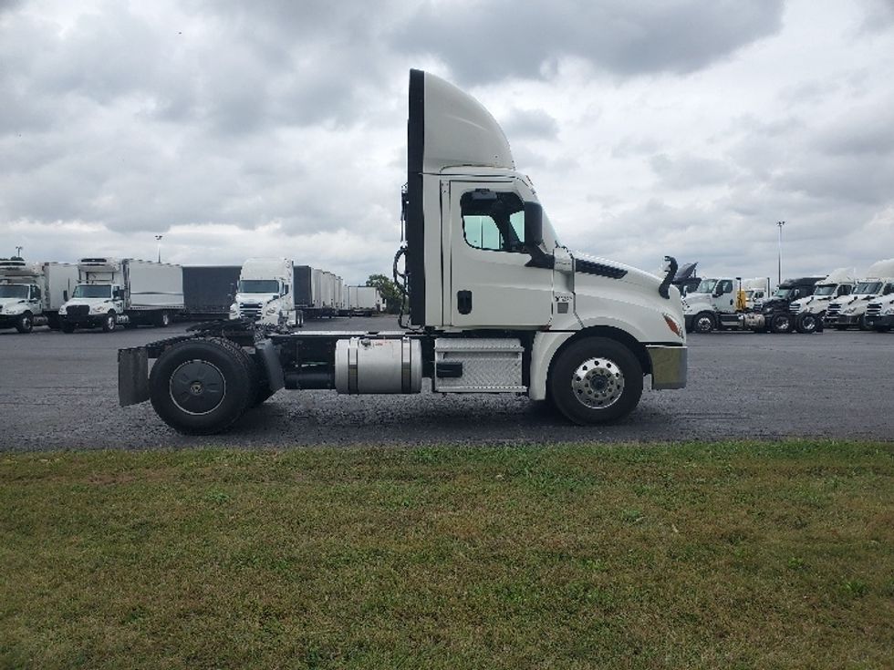 Day Cab Tractor-Heavy Duty Tractors-Freightliner-2020-T12642ST-White Deer-PA-639,528\n\t\tmiles-$ 25,500 - Image 8