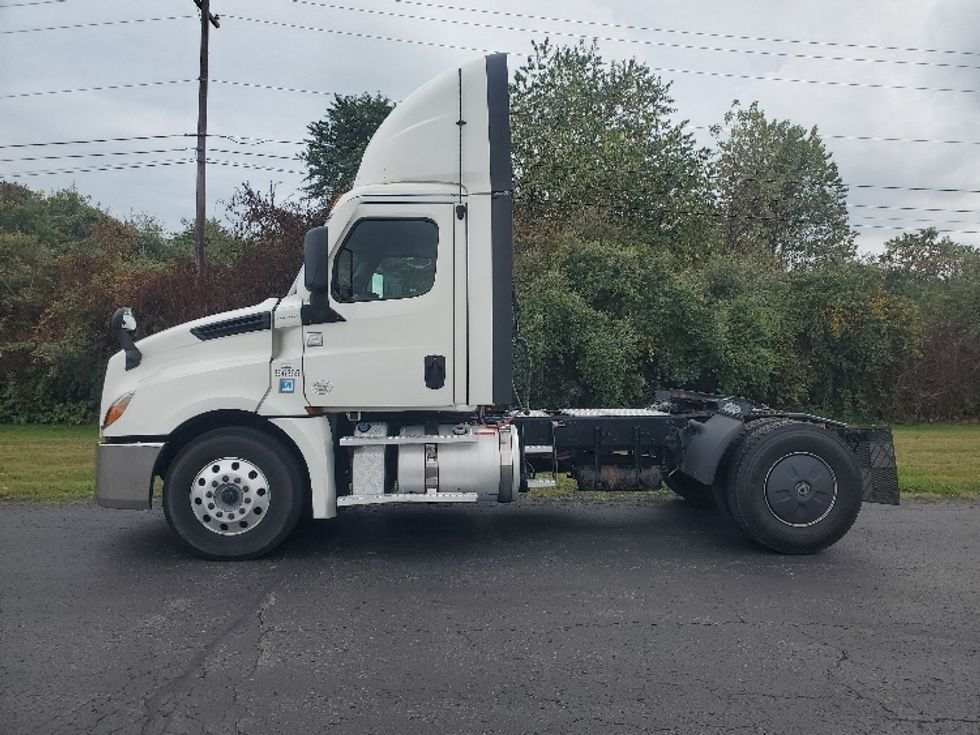Day Cab Tractor-Heavy Duty Tractors-Freightliner-2020-T12642ST-White Deer-PA-667,678\n\t\tmiles-$ 25,500 - Image 4