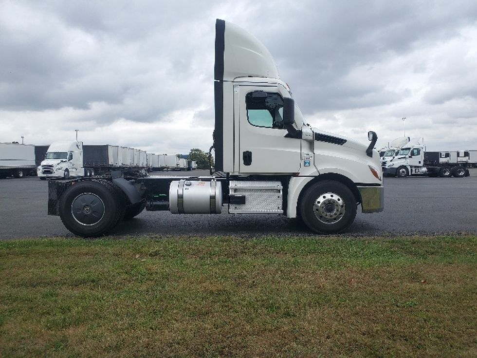 Day Cab Tractor-Heavy Duty Tractors-Freightliner-2020-T12642ST-White Deer-PA-667,678\n\t\tmiles-$ 25,500 - Image 8