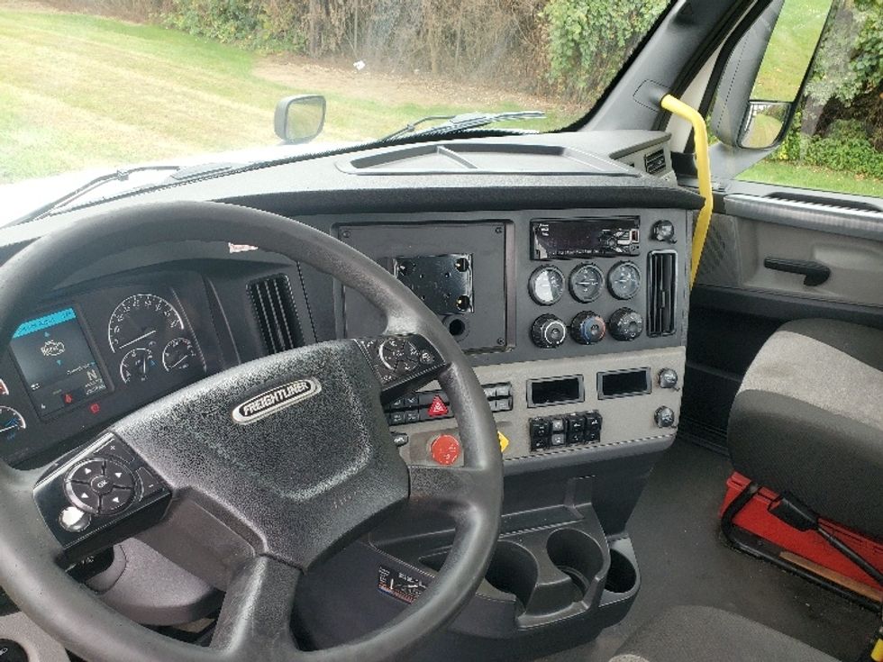 Day Cab Tractor-Heavy Duty Tractors-Freightliner-2020-T12642ST-White Deer-PA-681,516\n\t\tmiles-$ 25,500 - Image 10