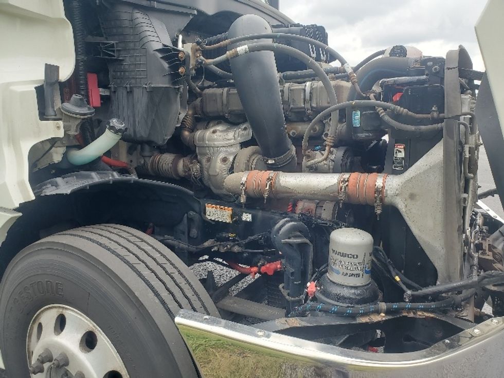 Day Cab Tractor-Heavy Duty Tractors-Freightliner-2020-T12642ST-White Deer-PA-681,516\n\t\tmiles-$ 25,500 - Image 15