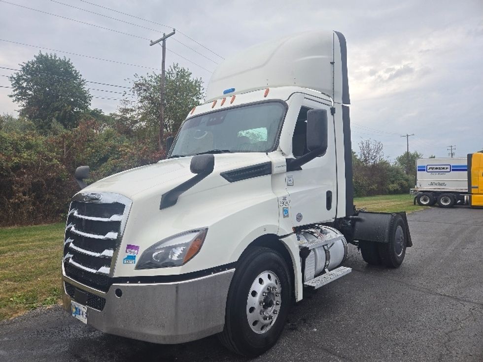Day Cab Tractor-Heavy Duty Tractors-Freightliner-2020-T12642ST-White Deer-PA-708,729\n\t\tmiles-$ 25,500 - Image 3