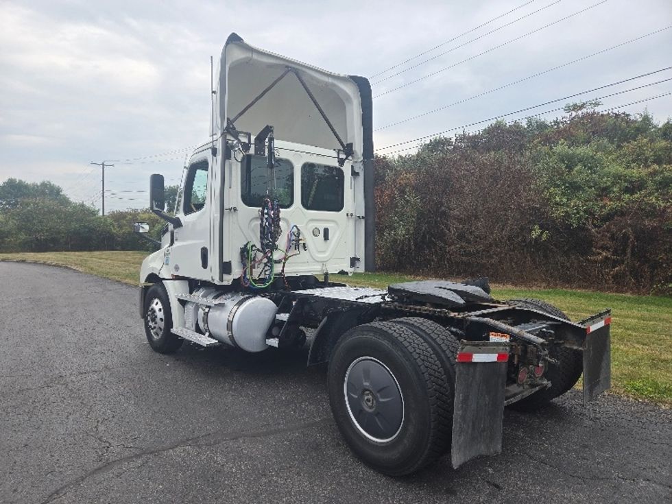 Day Cab Tractor-Heavy Duty Tractors-Freightliner-2020-T12642ST-White Deer-PA-708,729\n\t\tmiles-$ 25,500 - Image 5