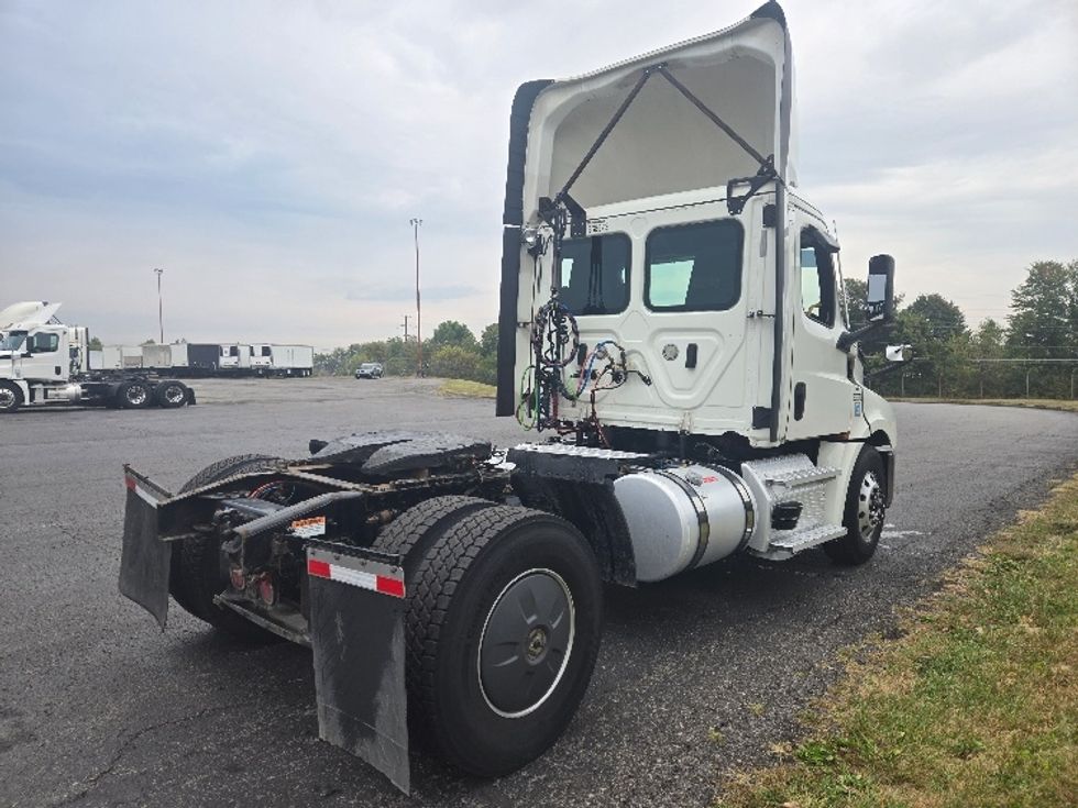Day Cab Tractor-Heavy Duty Tractors-Freightliner-2020-T12642ST-White Deer-PA-708,729\n\t\tmiles-$ 25,500 - Image 7