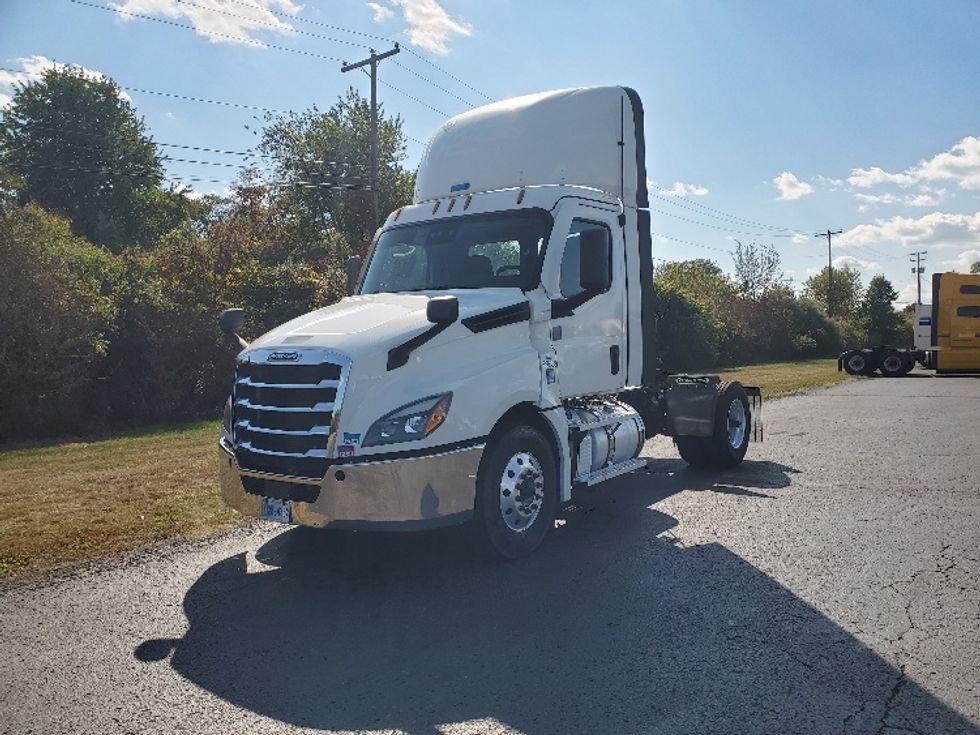 Day Cab Tractor-Heavy Duty Tractors-Freightliner-2020-T12642ST-White Deer-PA-712,513\n\t\tmiles-$ 25,500 - Image 3