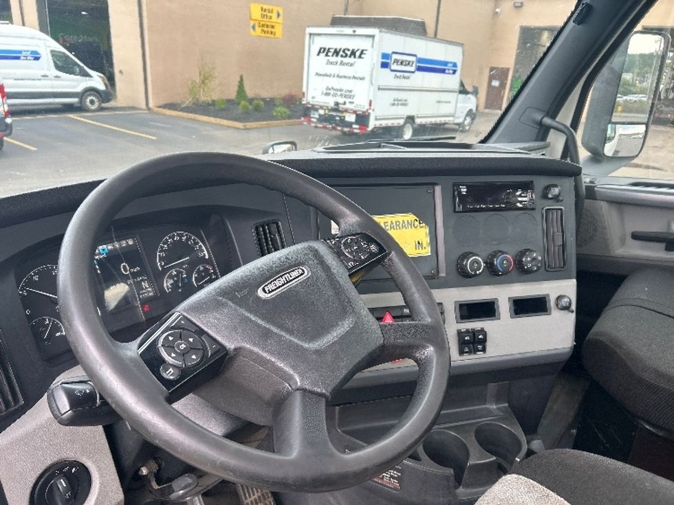 Day Cab Tractor-Heavy Duty Tractors-Freightliner-2020-T12642ST-Wilkes Barre-PA-457,540\n\t\tmiles-$ 39,000 - Image 10