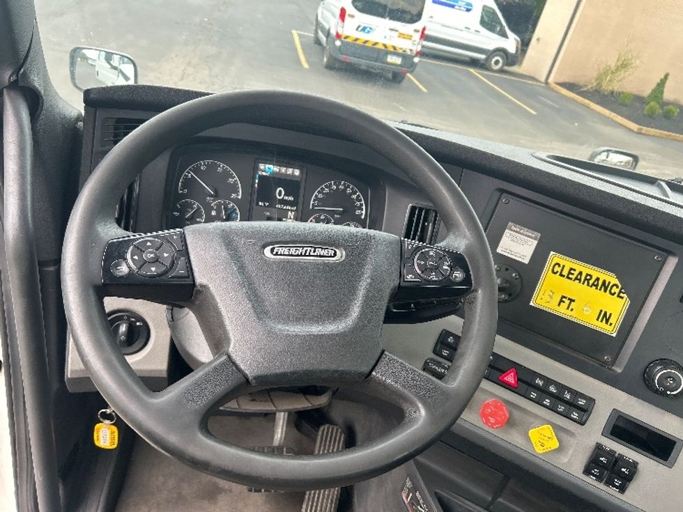 Day Cab Tractor-Heavy Duty Tractors-Freightliner-2020-T12642ST-Wilkes Barre-PA-457,540\n\t\tmiles-$ 39,000 - Image 11