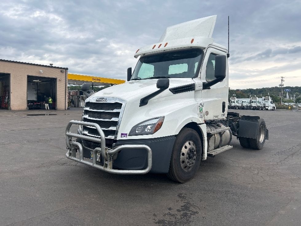 Day Cab Tractor-Heavy Duty Tractors-Freightliner-2020-T12642ST-Wilkes Barre-PA-457,540\n\t\tmiles-$ 39,000 - Image 3