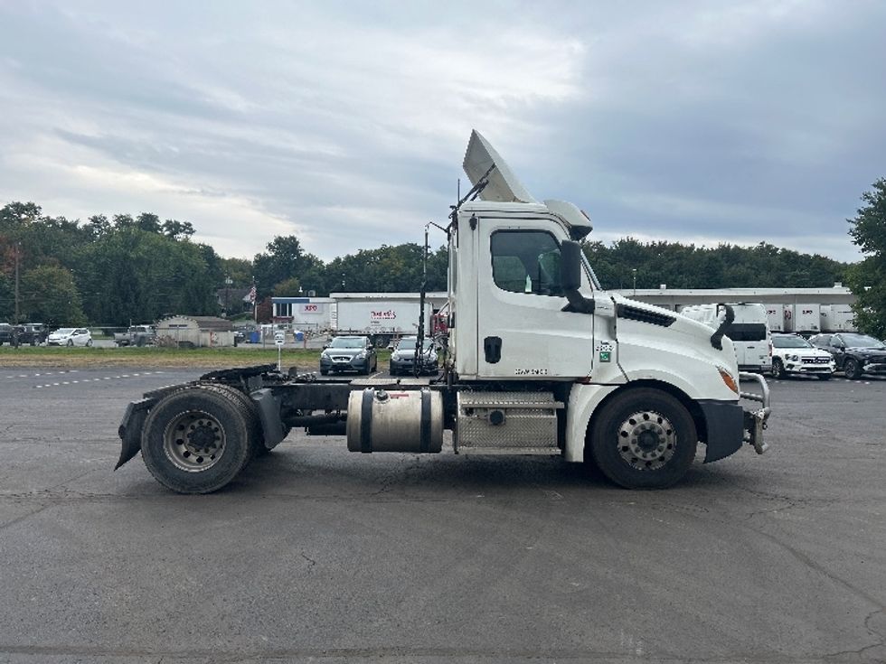 Day Cab Tractor-Heavy Duty Tractors-Freightliner-2020-T12642ST-Wilkes Barre-PA-457,540\n\t\tmiles-$ 39,000 - Image 8