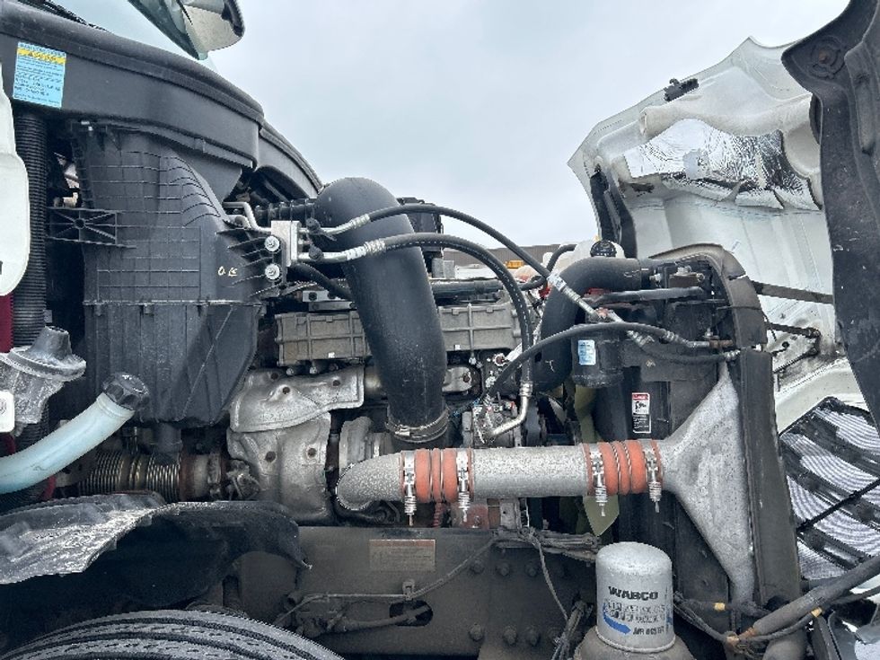 Day Cab Tractor-Heavy Duty Tractors-Freightliner-2020-T12642ST-Windsor-WI-134,383\n\t\tmiles-$ 45,000 - Image 15