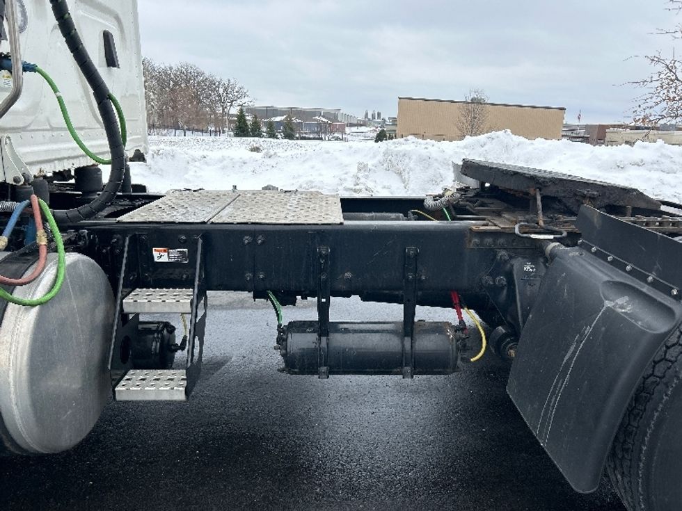 Day Cab Tractor-Heavy Duty Tractors-Freightliner-2020-T12642ST-Windsor-WI-134,383\n\t\tmiles-$ 45,000 - Image 17