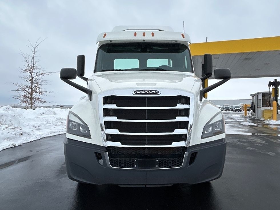 Day Cab Tractor-Heavy Duty Tractors-Freightliner-2020-T12642ST-Windsor-WI-134,383\n\t\tmiles-$ 45,000 - Image 2