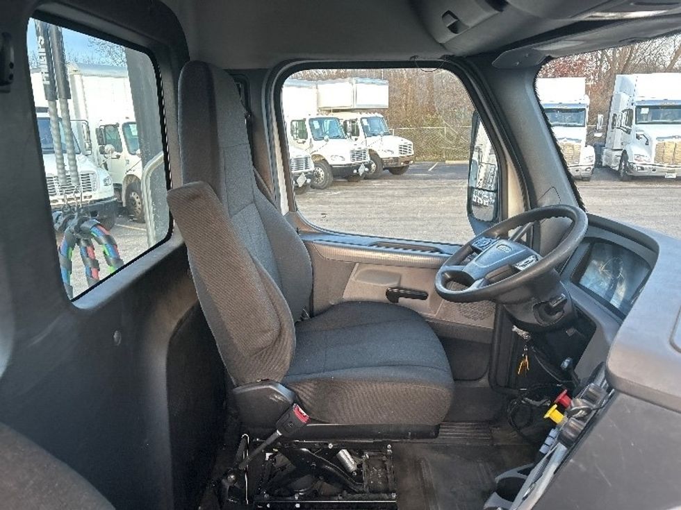 Day Cab Tractor-Heavy Duty Tractors-Freightliner-2020-T12664ST-Akron-OH-439,380\n\t\tmiles-$ 50,500 - Image 14