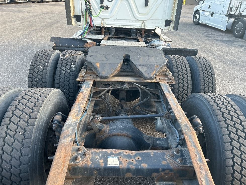 Day Cab Tractor-Heavy Duty Tractors-Freightliner-2020-T12664ST-Akron-OH-439,380\n\t\tmiles-$ 50,500 - Image 6