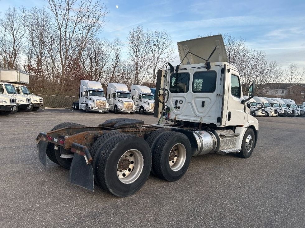 Day Cab Tractor-Heavy Duty Tractors-Freightliner-2020-T12664ST-Akron-OH-439,380\n\t\tmiles-$ 50,500 - Image 7
