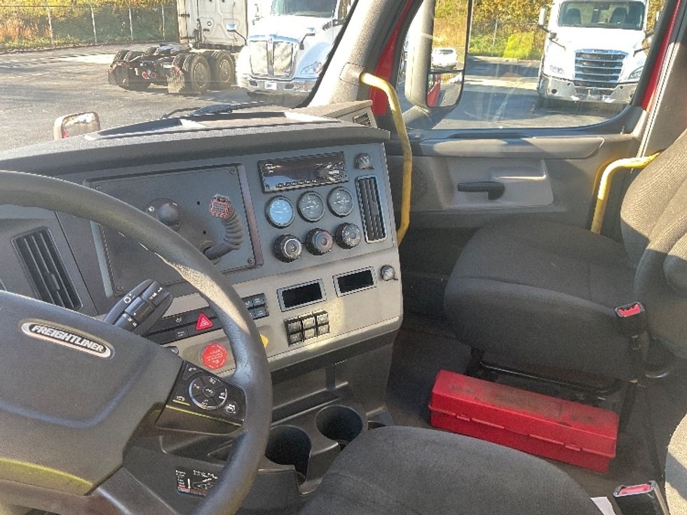 Day Cab Tractor-Heavy Duty Tractors-Freightliner-2020-T12664ST-Akron-OH-609,888\n\t\tmiles-$ 35,250 - Image 10