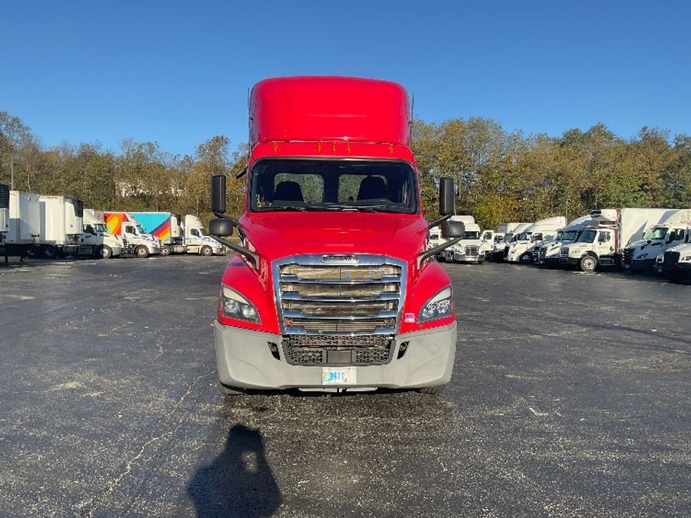 Day Cab Tractor-Heavy Duty Tractors-Freightliner-2020-T12664ST-Akron-OH-609,888\n\t\tmiles-$ 35,250 - Image 2