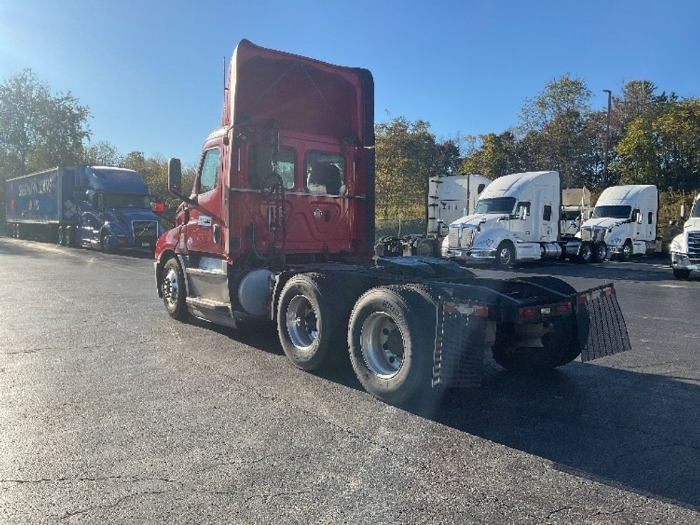 Day Cab Tractor-Heavy Duty Tractors-Freightliner-2020-T12664ST-Akron-OH-609,888\n\t\tmiles-$ 35,250 - Image 5