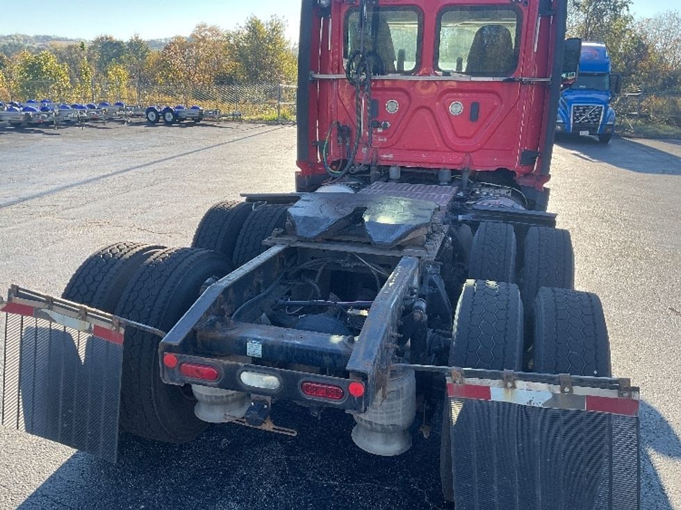 Day Cab Tractor-Heavy Duty Tractors-Freightliner-2020-T12664ST-Akron-OH-609,888\n\t\tmiles-$ 35,250 - Image 6