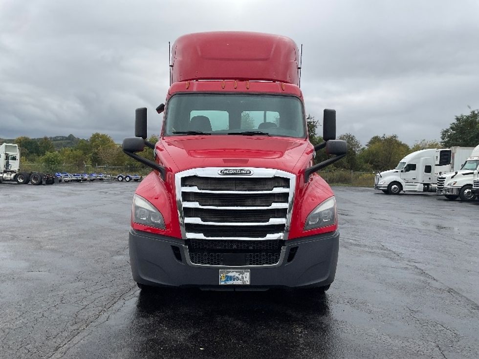 Day Cab Tractor-Heavy Duty Tractors-Freightliner-2020-T12664ST-Akron-OH-656,359\n\t\tmiles-$ 31,250 - Image 2