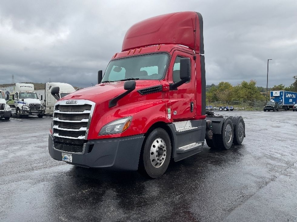 Day Cab Tractor-Heavy Duty Tractors-Freightliner-2020-T12664ST-Akron-OH-656,359\n\t\tmiles-$ 31,250 - Image 3