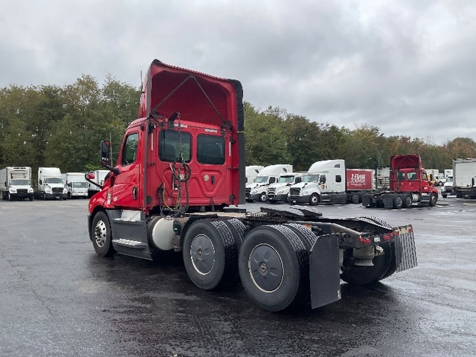 Day Cab Tractor-Heavy Duty Tractors-Freightliner-2020-T12664ST-Akron-OH-656,359\n\t\tmiles-$ 31,250 - Image 5