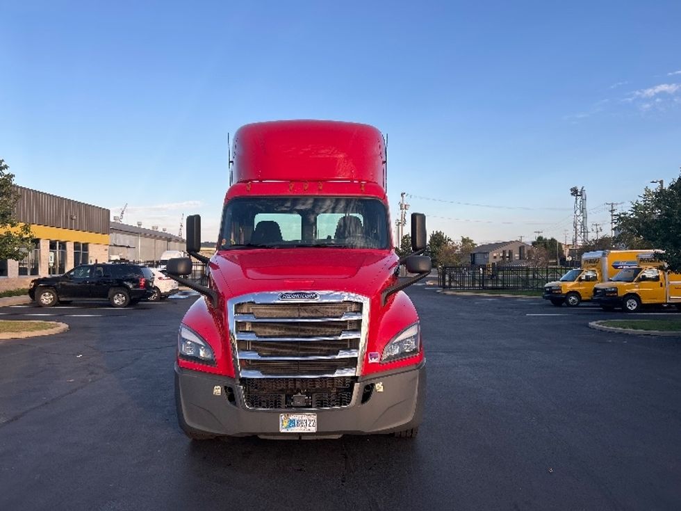 Day Cab Tractor-Heavy Duty Tractors-Freightliner-2020-T12664ST-Akron-OH-659,665\n\t\tmiles-$ 30,000 - Image 2