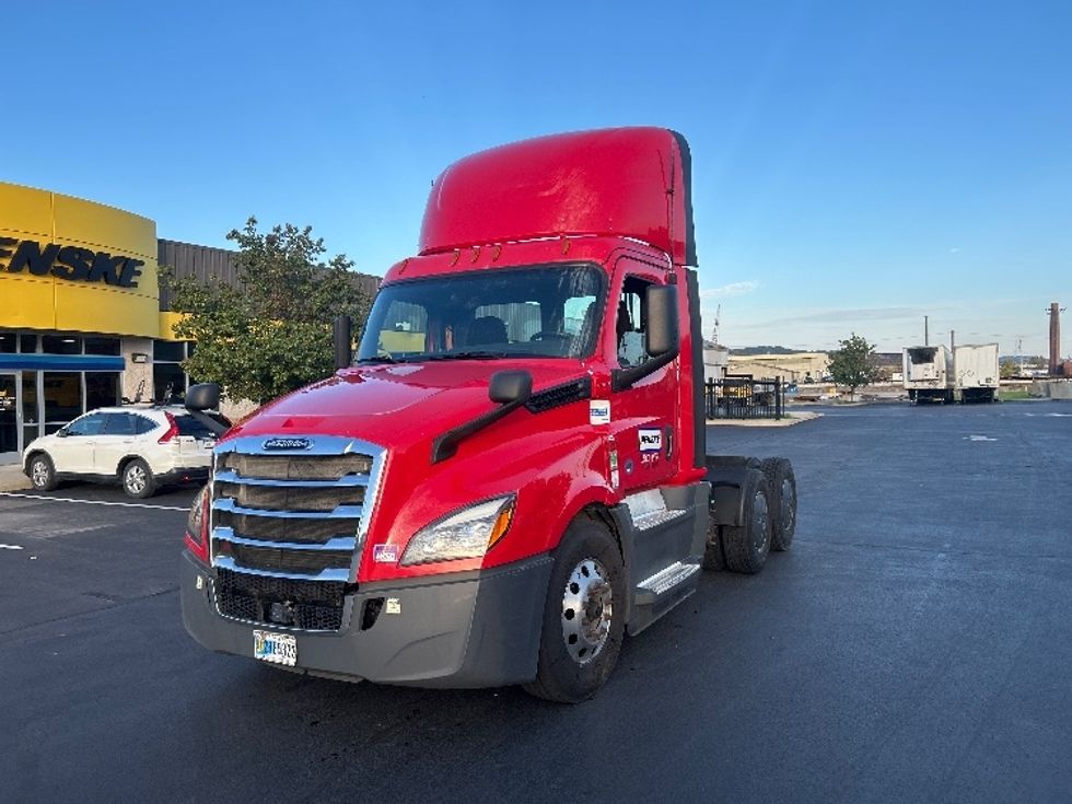 Day Cab Tractor-Heavy Duty Tractors-Freightliner-2020-T12664ST-Akron-OH-659,665\n\t\tmiles-$ 30,000 - Image 3