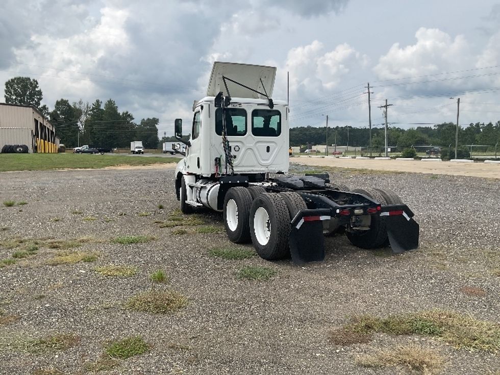 Day Cab Tractor-Heavy Duty Tractors-Freightliner-2020-T12664ST-Albany-GA-365,572\n\t\tmiles-$ 51,000 - Image 5