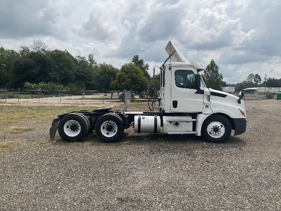 Day Cab Tractor-Heavy Duty Tractors-Freightliner-2020-T12664ST-Albany-GA-365,572\n\t\tmiles-$ 51,000 - Image 8