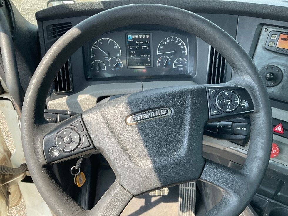 Day Cab Tractor-Heavy Duty Tractors-Freightliner-2020-T12664ST-Albany-GA-458,011\n\t\tmiles-$ 46,000 - Image 10
