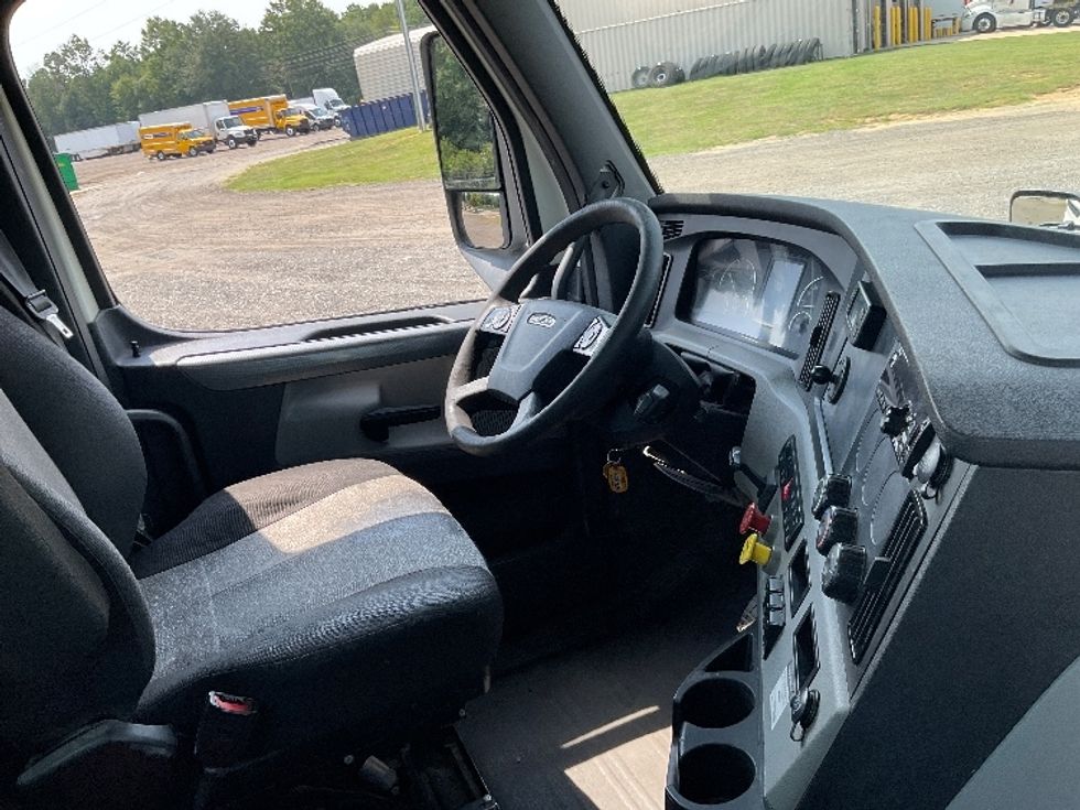 Day Cab Tractor-Heavy Duty Tractors-Freightliner-2020-T12664ST-Albany-GA-458,011\n\t\tmiles-$ 46,000 - Image 13