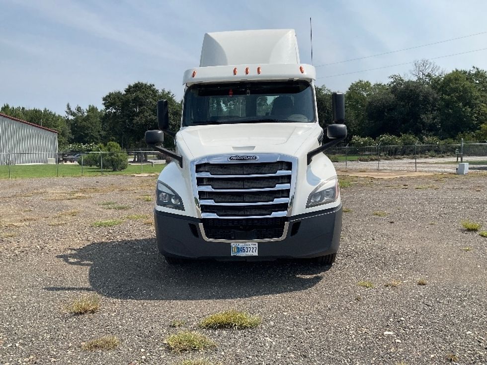 Day Cab Tractor-Heavy Duty Tractors-Freightliner-2020-T12664ST-Albany-GA-458,011\n\t\tmiles-$ 46,000 - Image 2