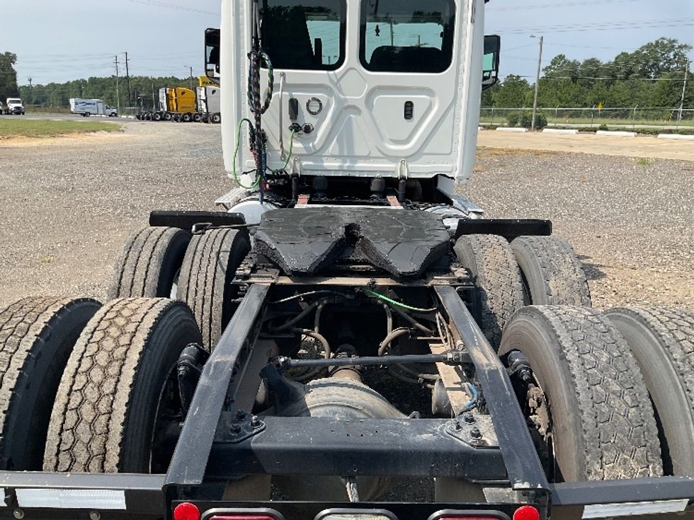 Day Cab Tractor-Heavy Duty Tractors-Freightliner-2020-T12664ST-Albany-GA-458,011\n\t\tmiles-$ 46,000 - Image 5