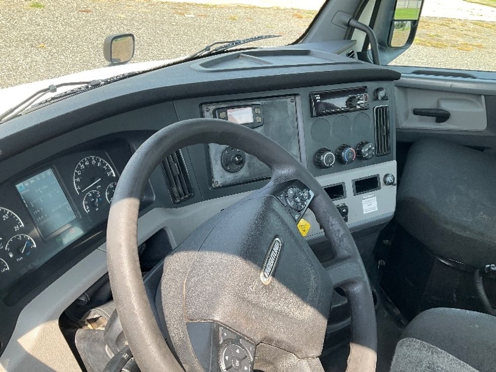 Day Cab Tractor-Heavy Duty Tractors-Freightliner-2020-T12664ST-Albany-GA-458,011\n\t\tmiles-$ 46,000 - Image 9
