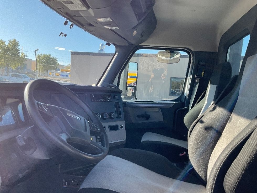 Day Cab Tractor-Heavy Duty Tractors-Freightliner-2020-T12664ST-Albuquerque-NM-272,142\n\t\tmiles-$ 80,250 - Image 10