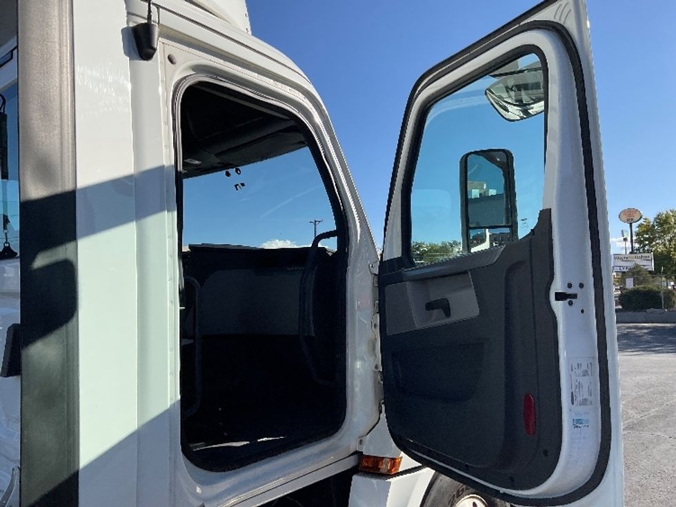 Day Cab Tractor-Heavy Duty Tractors-Freightliner-2020-T12664ST-Albuquerque-NM-272,142\n\t\tmiles-$ 80,250 - Image 12