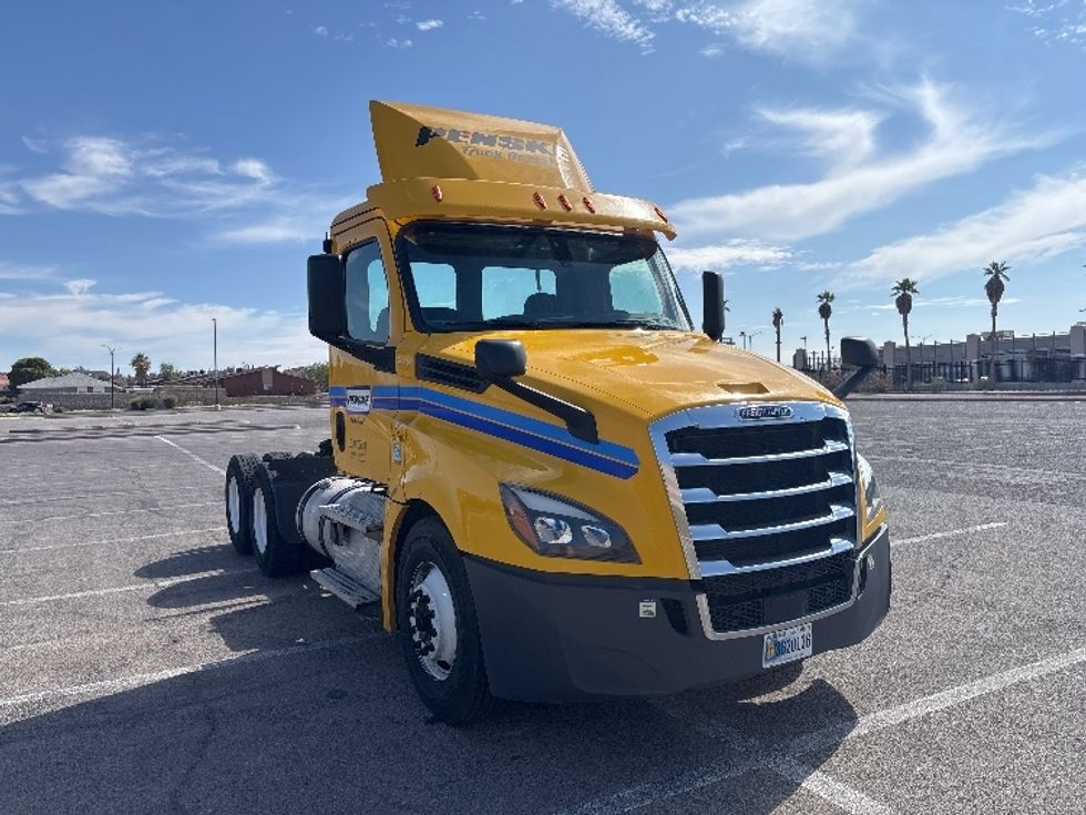 Day Cab Tractor-Heavy Duty Tractors-Freightliner-2020-T12664ST-Albuquerque-NM-383,017\n\t\tmiles-$ 49,000 - Image 1
