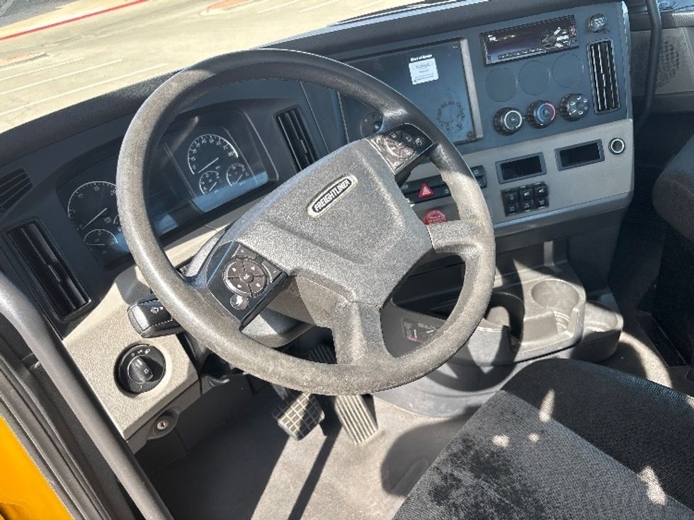 Day Cab Tractor-Heavy Duty Tractors-Freightliner-2020-T12664ST-Albuquerque-NM-383,017\n\t\tmiles-$ 49,000 - Image 10