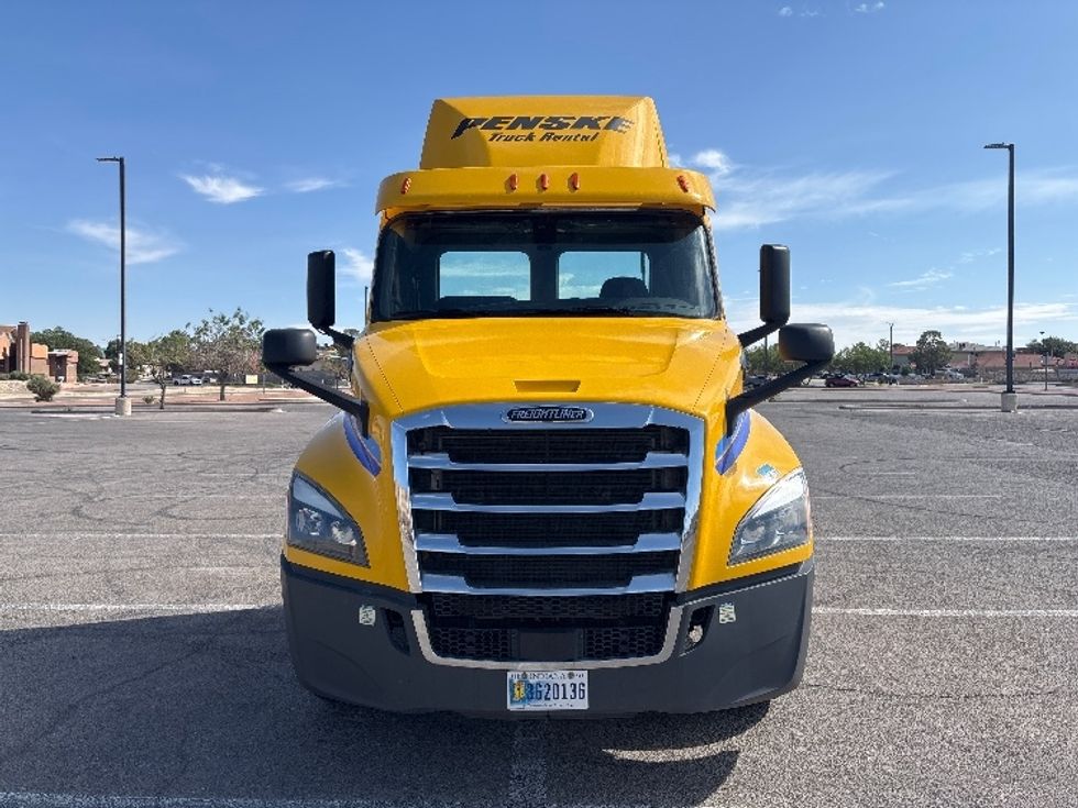 Day Cab Tractor-Heavy Duty Tractors-Freightliner-2020-T12664ST-Albuquerque-NM-383,017\n\t\tmiles-$ 49,000 - Image 2
