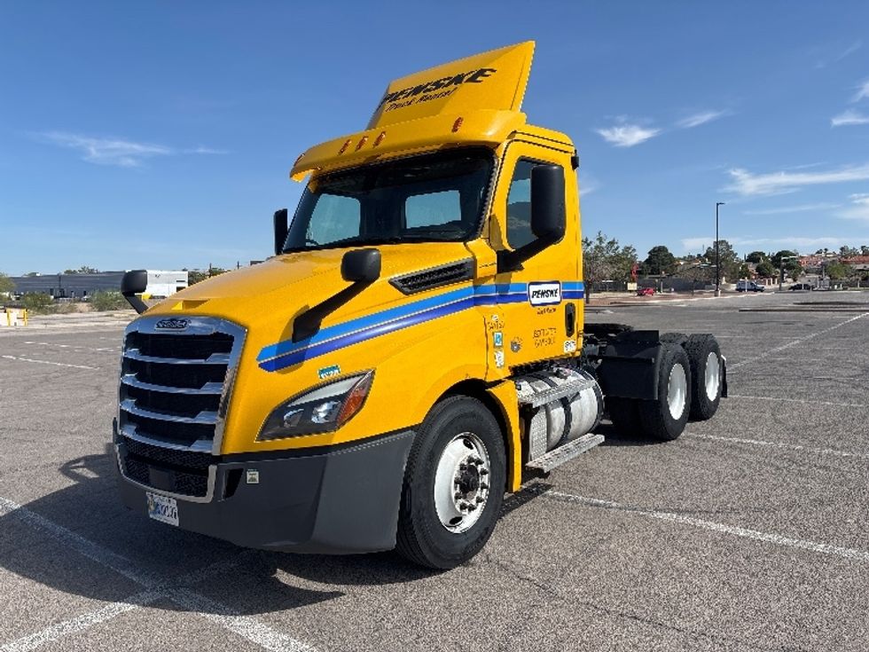 Day Cab Tractor-Heavy Duty Tractors-Freightliner-2020-T12664ST-Albuquerque-NM-383,017\n\t\tmiles-$ 49,000 - Image 3