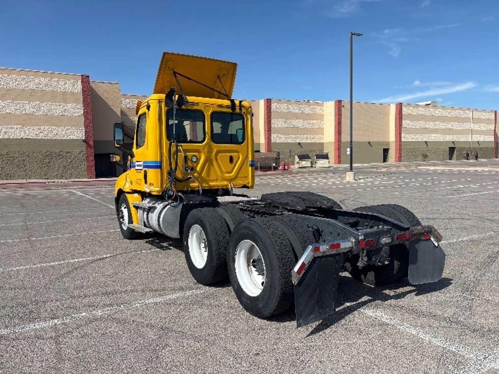 Day Cab Tractor-Heavy Duty Tractors-Freightliner-2020-T12664ST-Albuquerque-NM-383,017\n\t\tmiles-$ 49,000 - Image 5