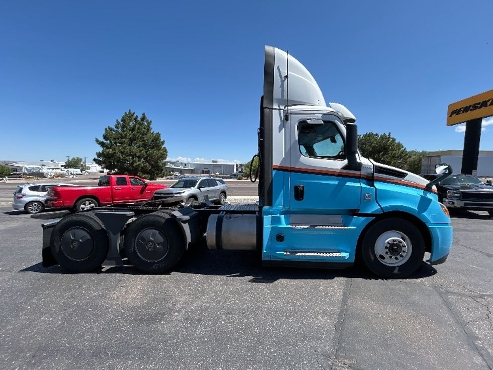 Day Cab Tractor-Heavy Duty Tractors-Freightliner-2020-T12664ST-Albuquerque-NM-635,612\n\t\tmiles-$ 34,750 - Image 8