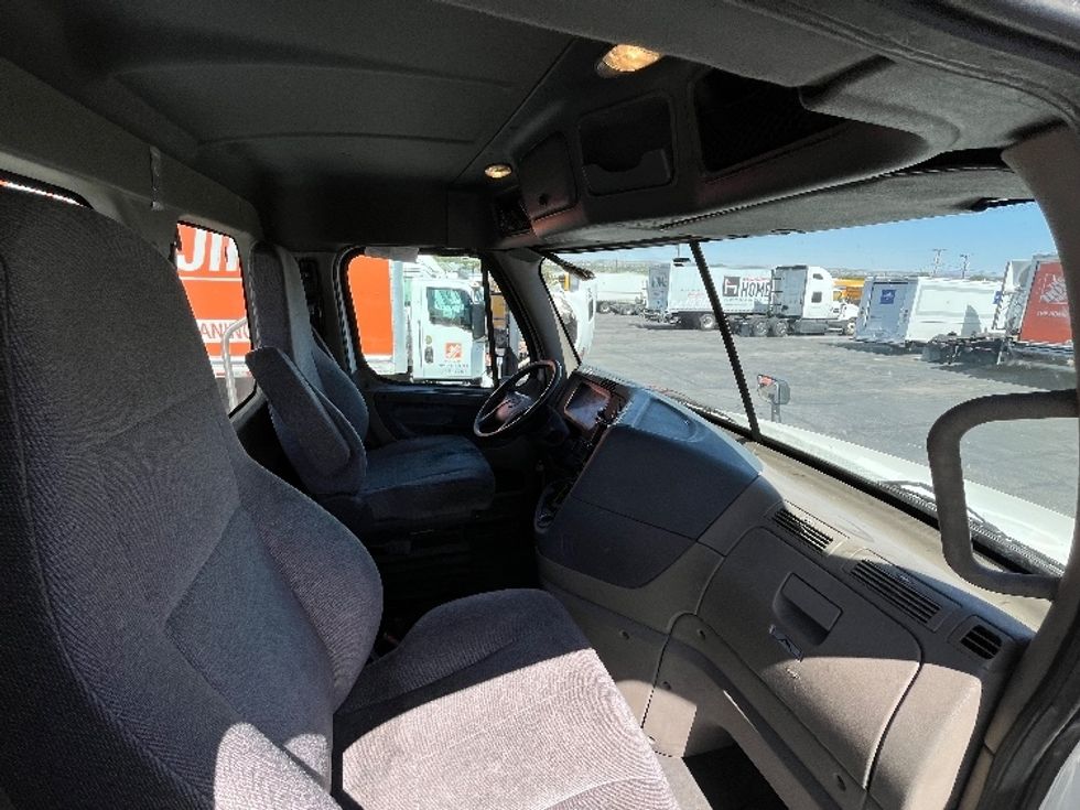 Day Cab Tractor-Heavy Duty Tractors-Freightliner-2020-T12664ST-Albuquerque-NM-902,426\n\t\tmiles-$ 24,750 - Image 14