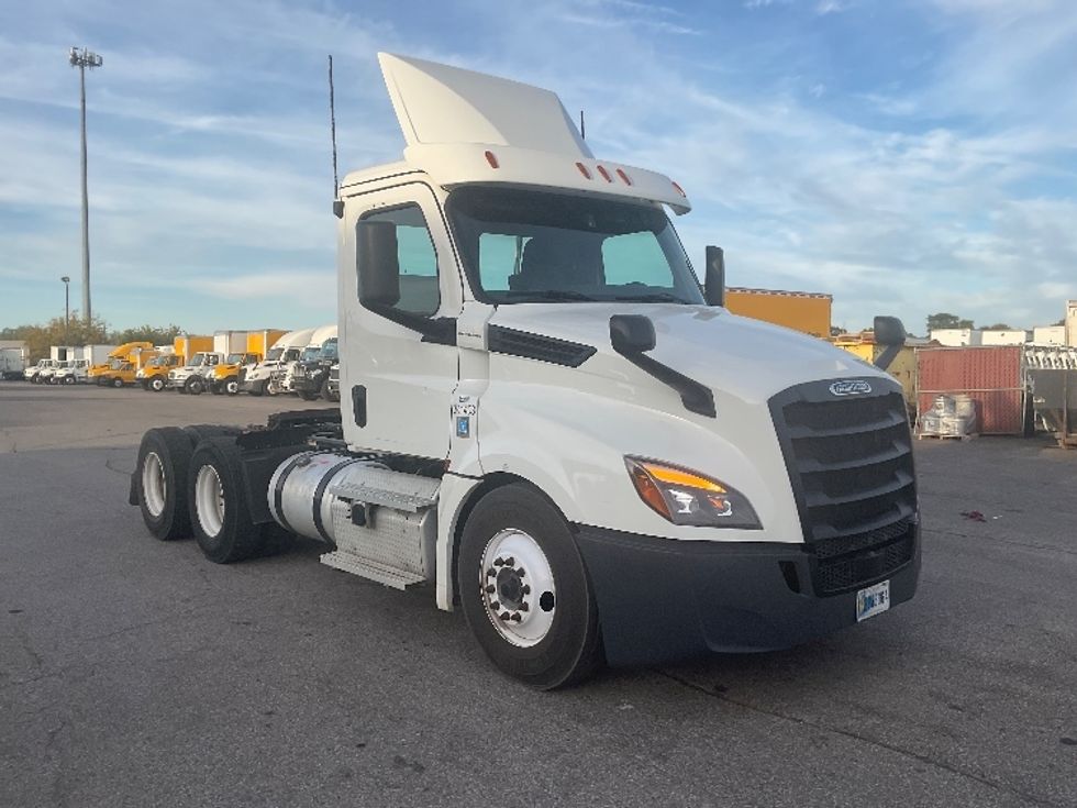 Day Cab Tractor-Heavy Duty Tractors-Freightliner-2020-T12664ST-Allen Park-MI-418,340\n\t\tmiles-$ 47,250 - Image 1