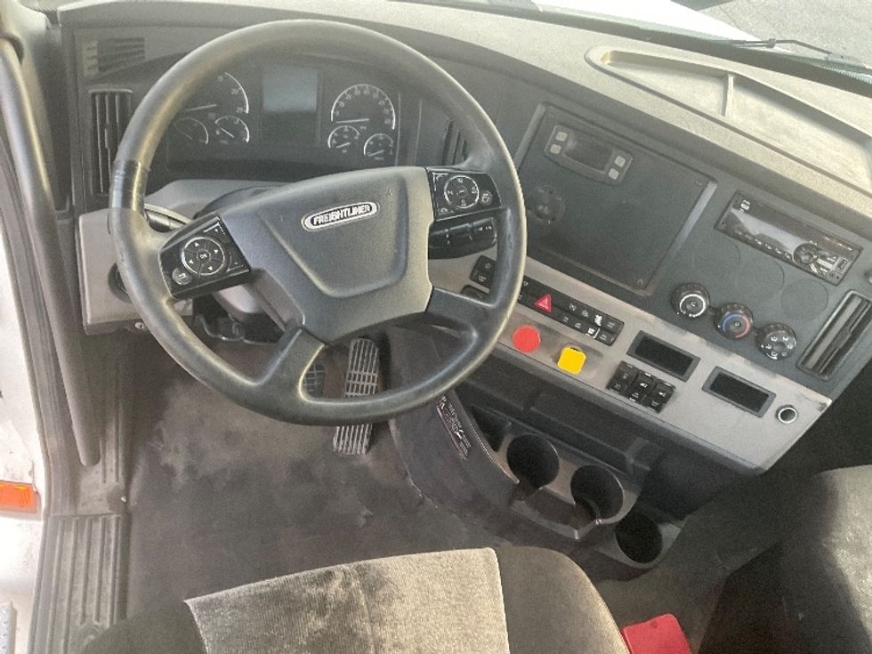 Day Cab Tractor-Heavy Duty Tractors-Freightliner-2020-T12664ST-Allen Park-MI-418,340\n\t\tmiles-$ 47,250 - Image 11
